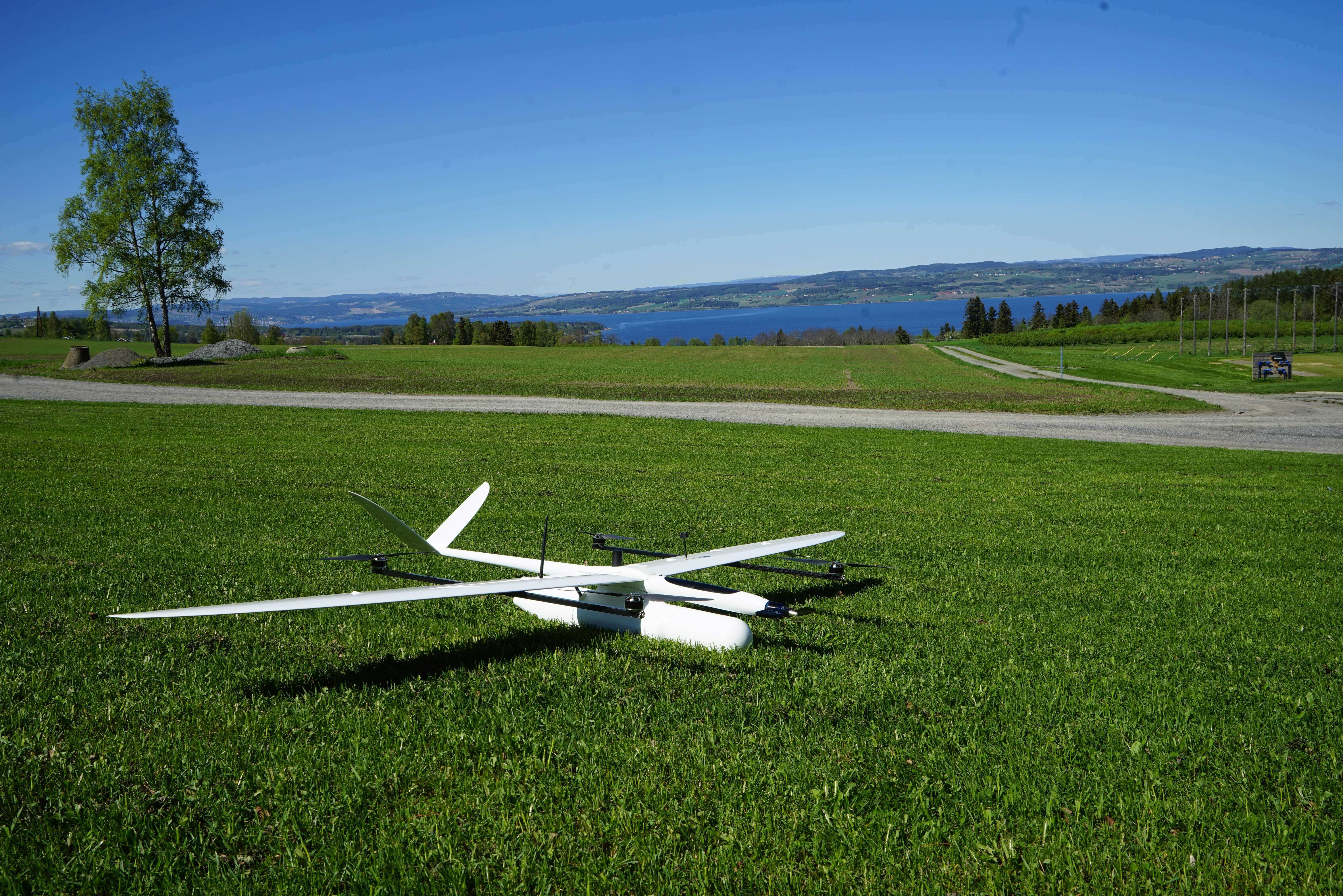 HUGINogMUNIN hybrid UAV for field scouting